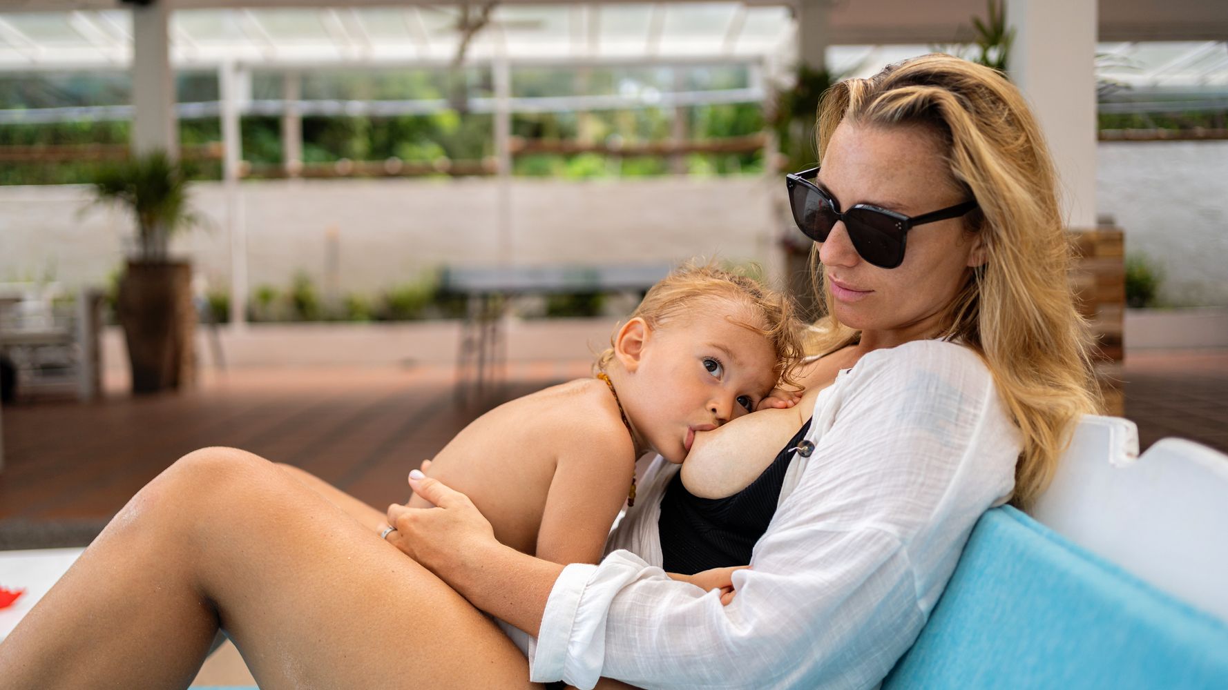 Mother posts picture breastfeeding toddler in public – she finally responds to all the backlash