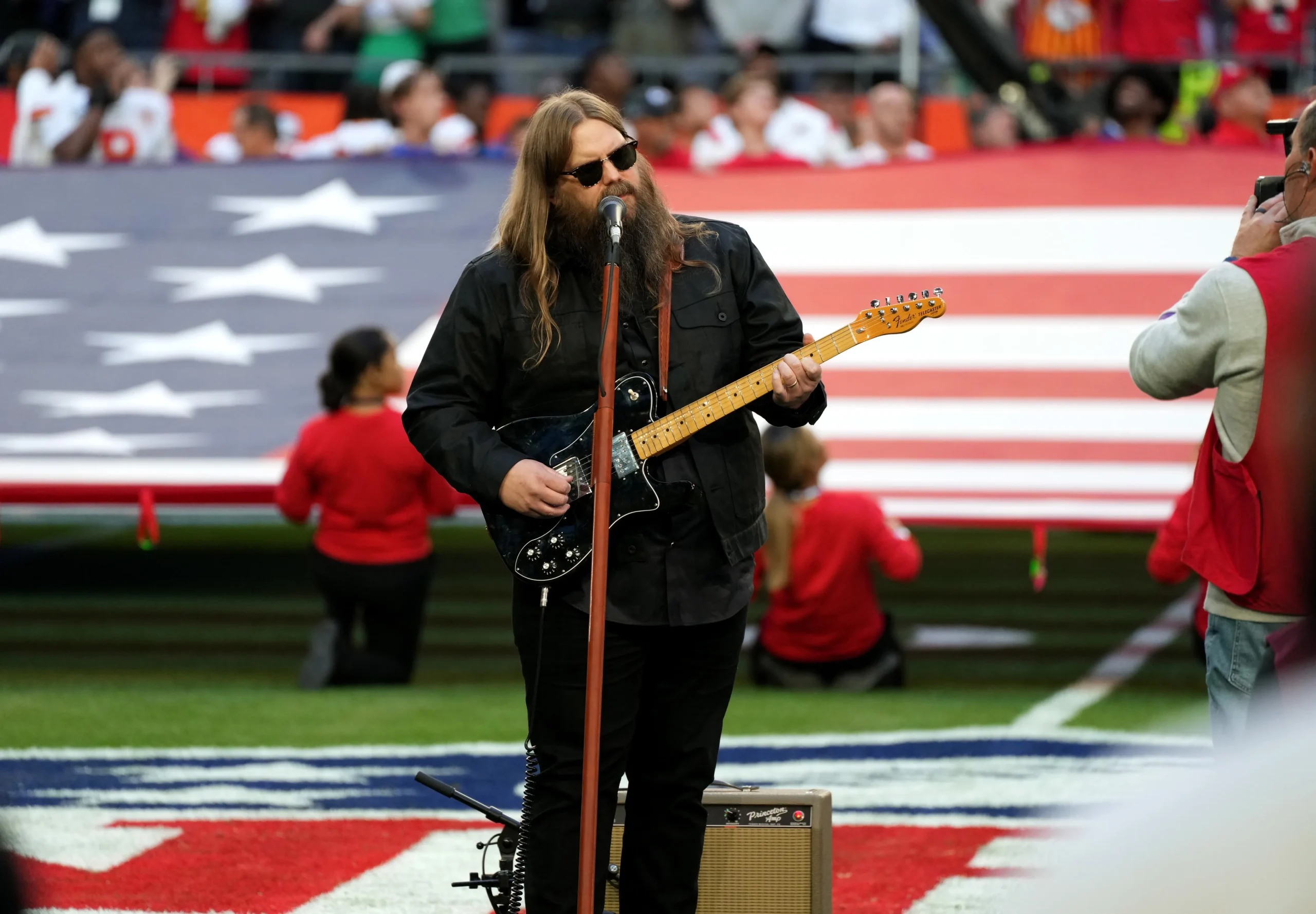 Chris Stapleton Transforms The National Anthem To A Heartfelt Country Masterpiece For His Viral Super Bowl LVII Performance.